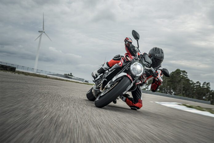 Testing the new BATTLAX HYPERSPORT S23 tyres