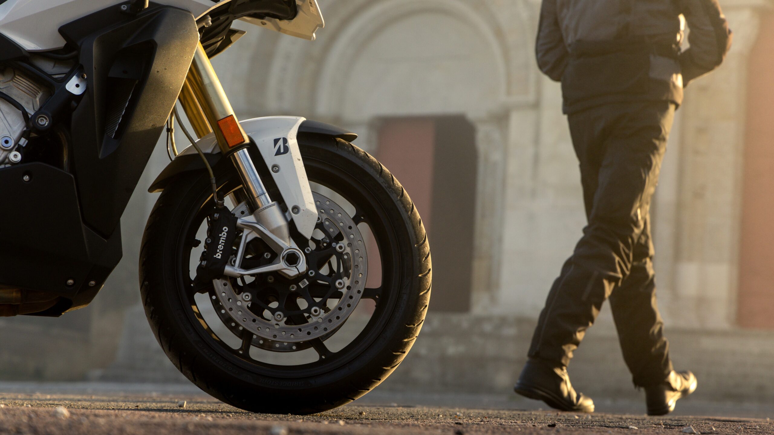 Wallpaper image in category Sport Touring