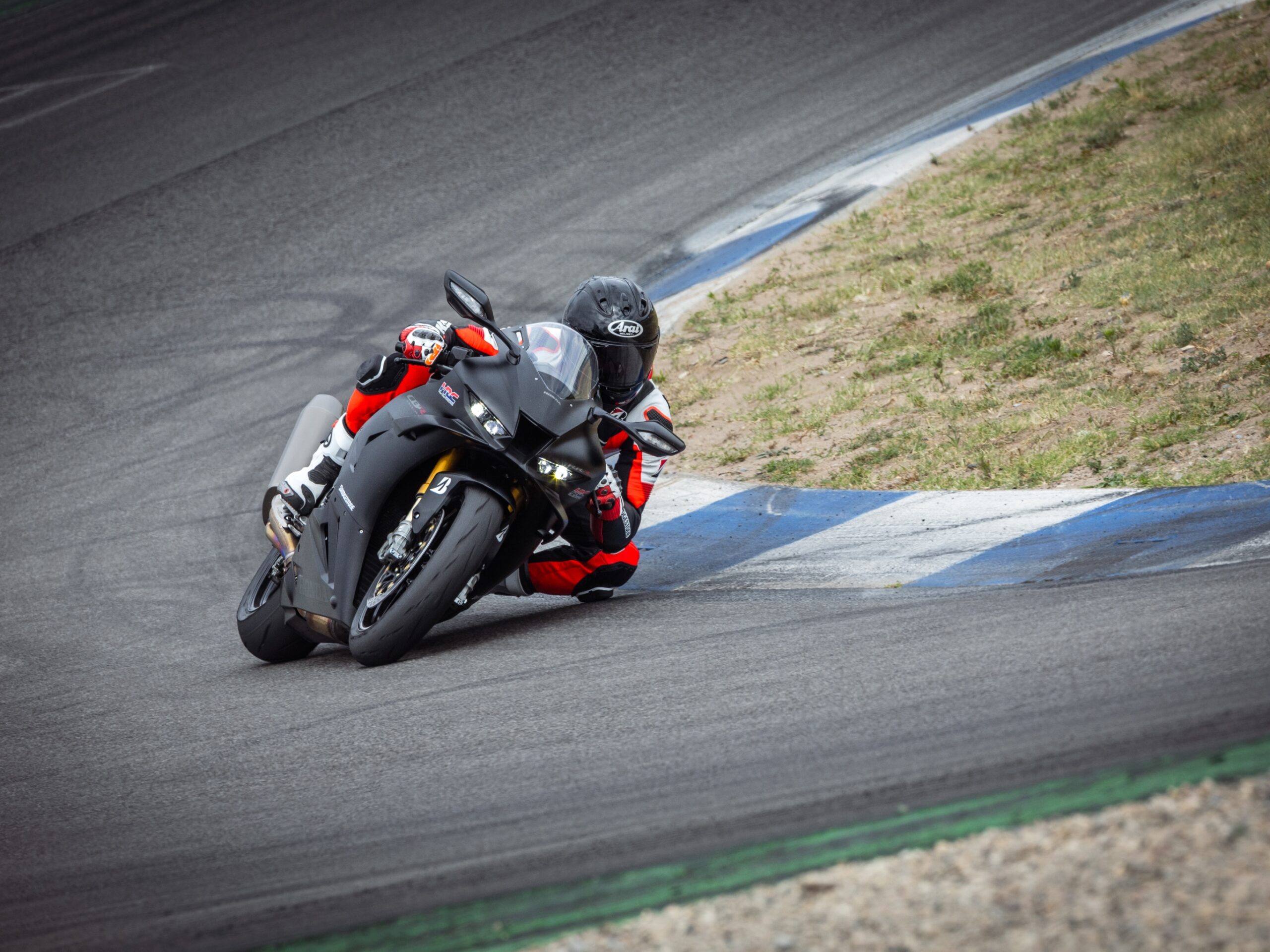 RS12 Curveshot