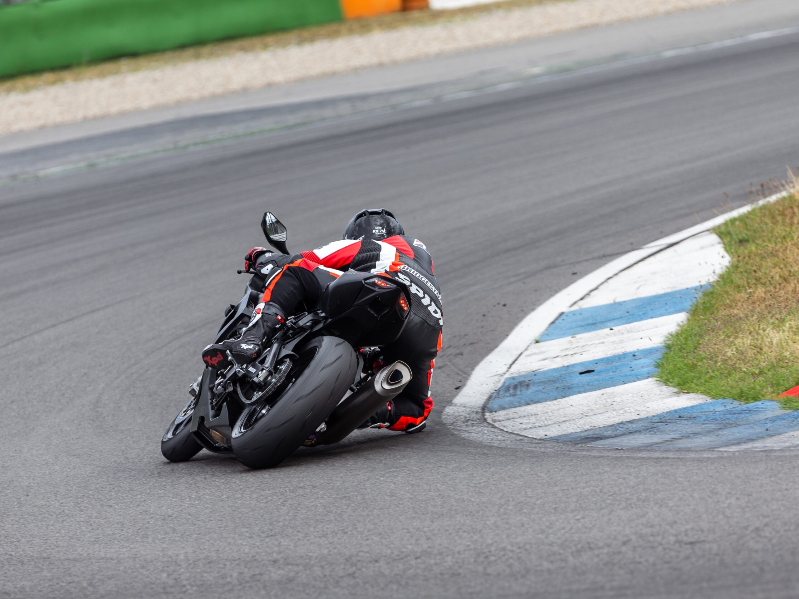 RS12 Curve Back