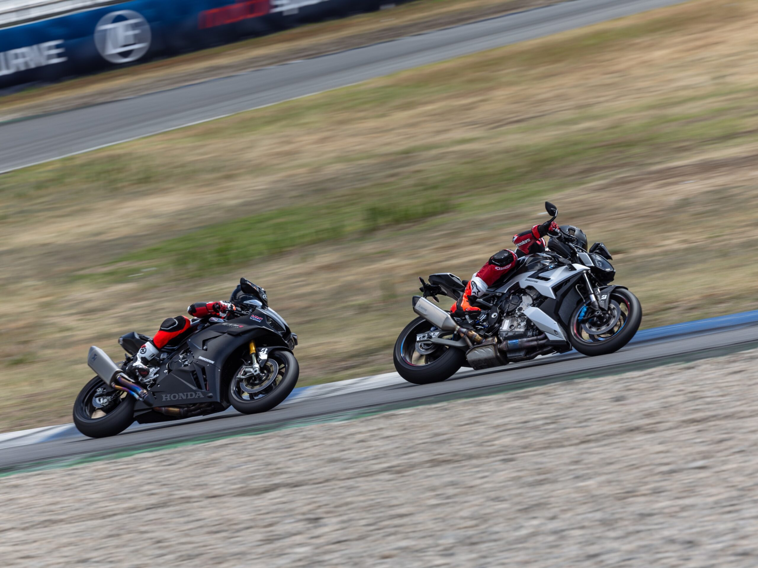 RS12 Cornering