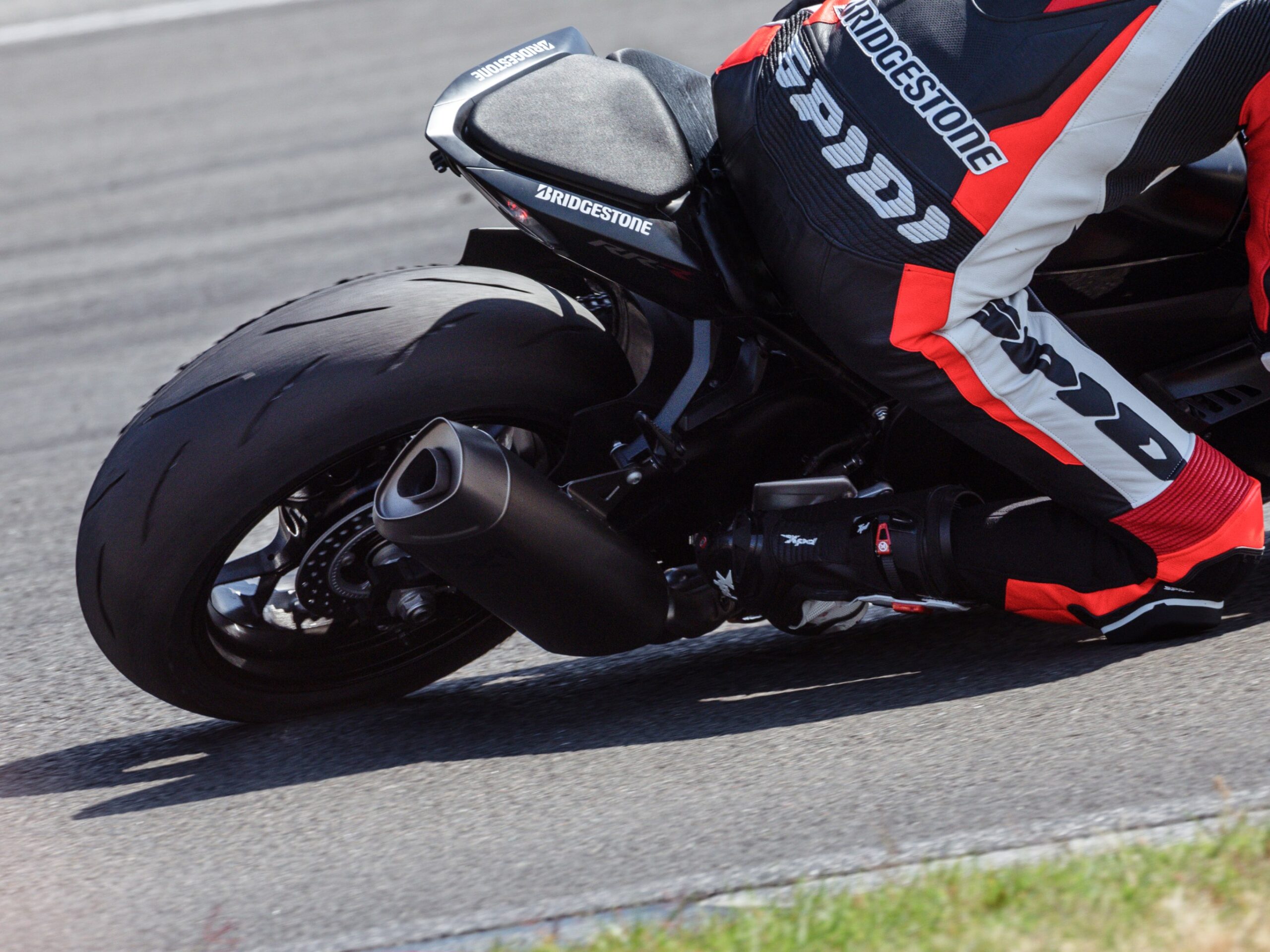 RS12 LeanAngle