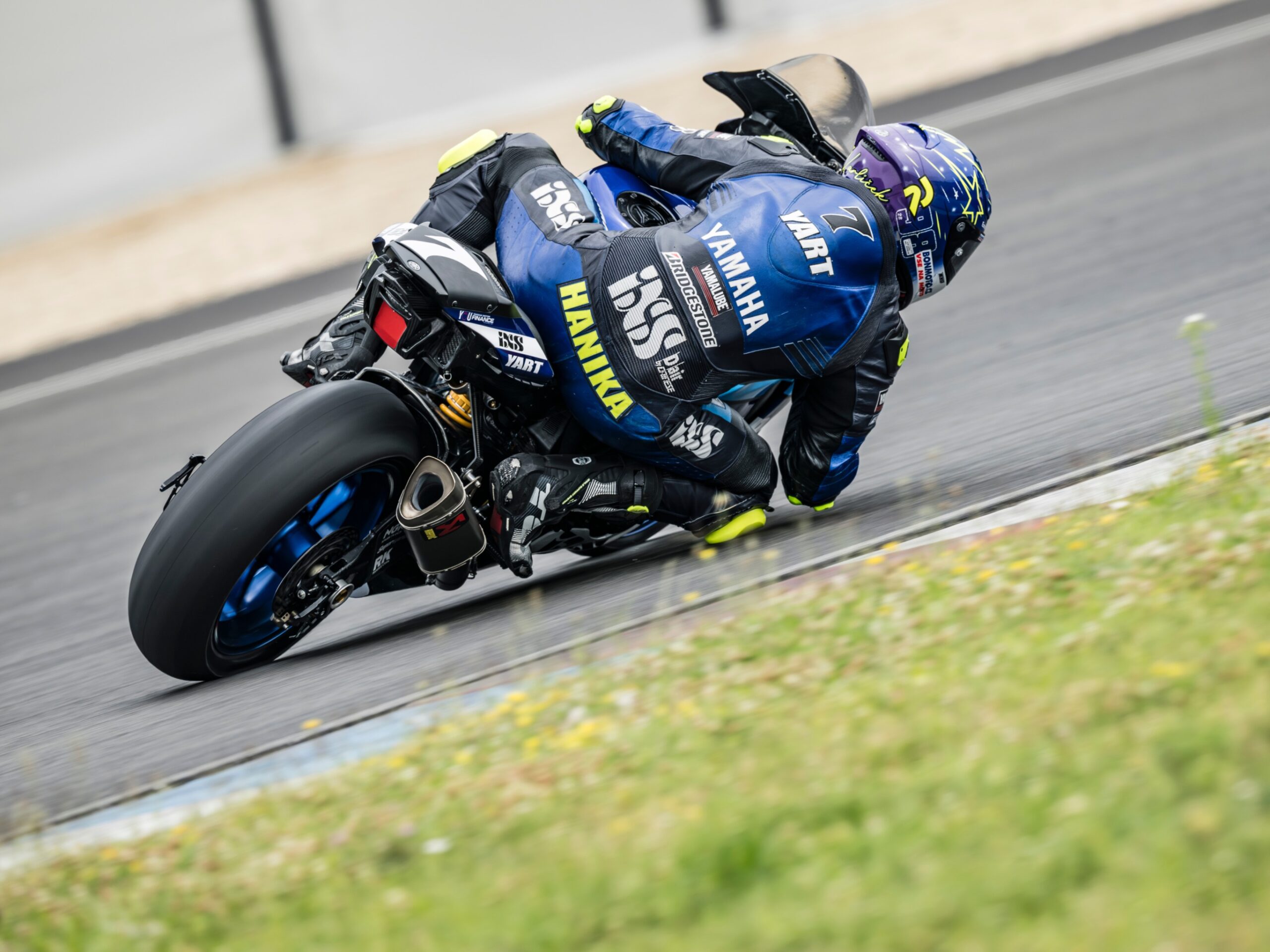 V03 Cornering